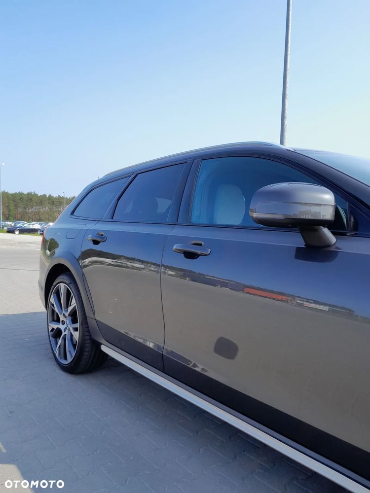 Volvo V90 D5 AWD Momentum - 4