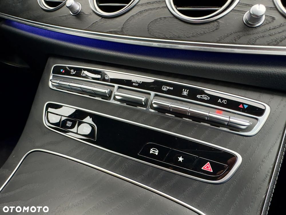 Mercedes-Benz Klasa E 300 de Business Edition - 16
