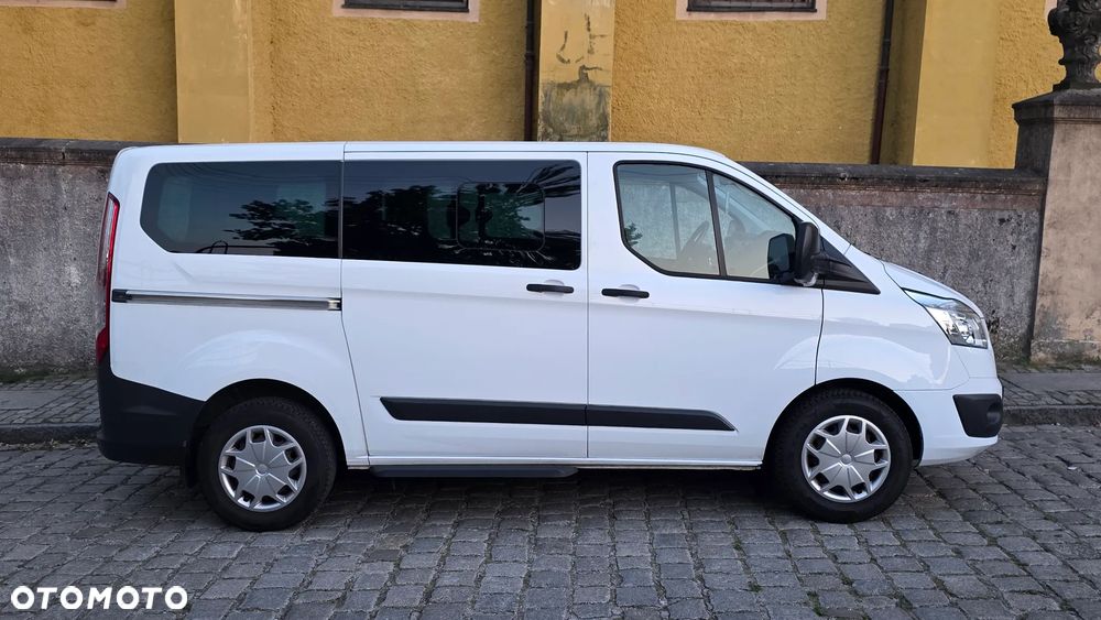 Ford Tourneo Custom - 3