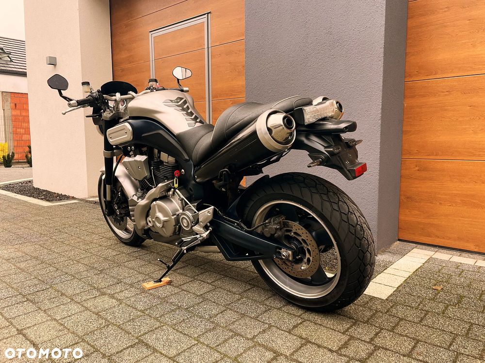 Yamaha MT - 6