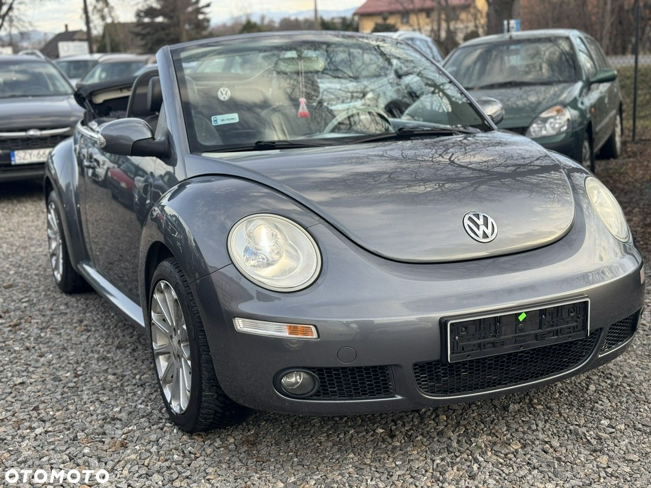 Volkswagen New Beetle - 2
