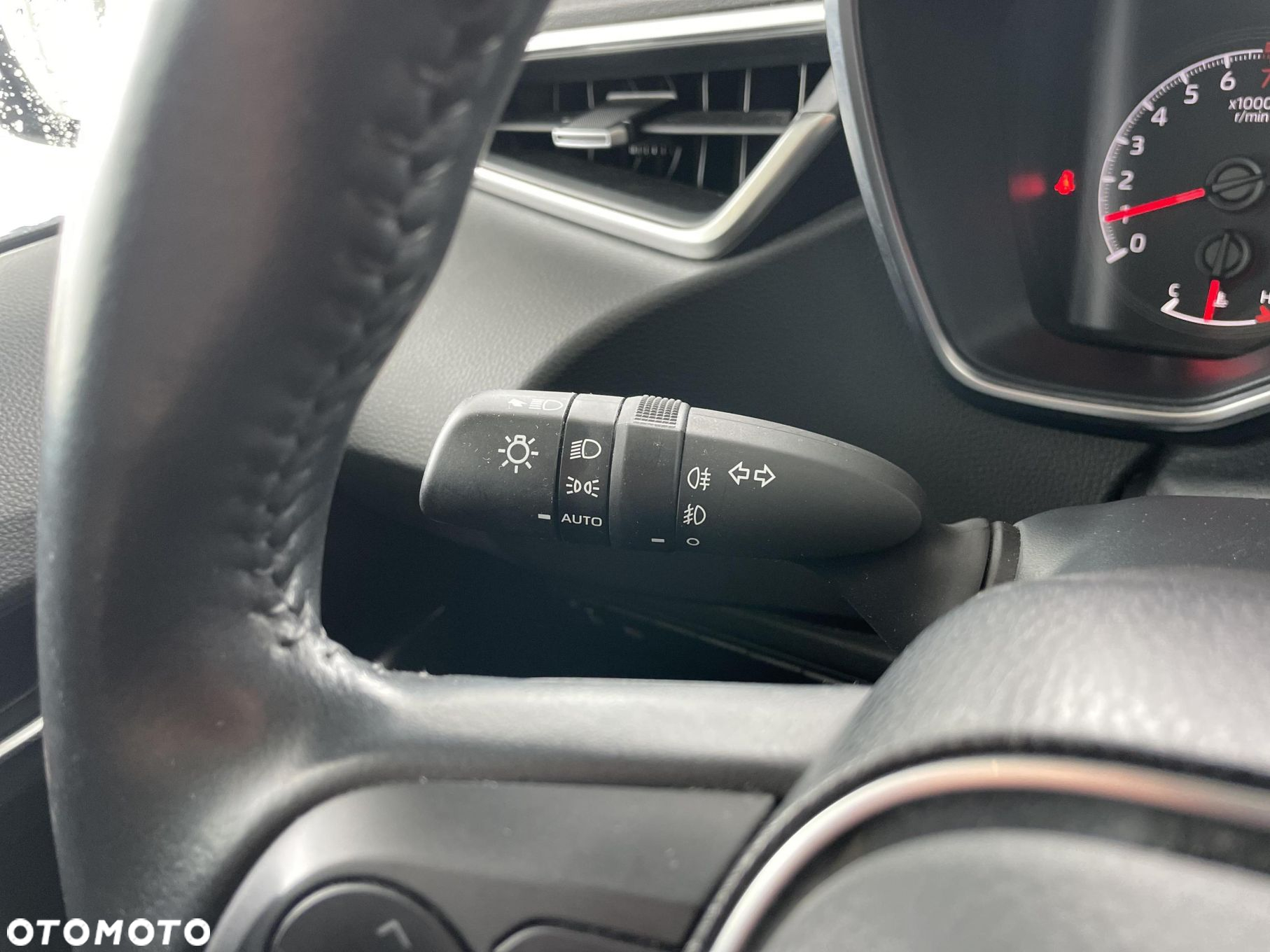 Toyota Corolla - 23