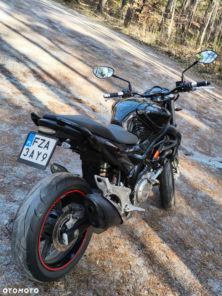 Suzuki Gladius - 4