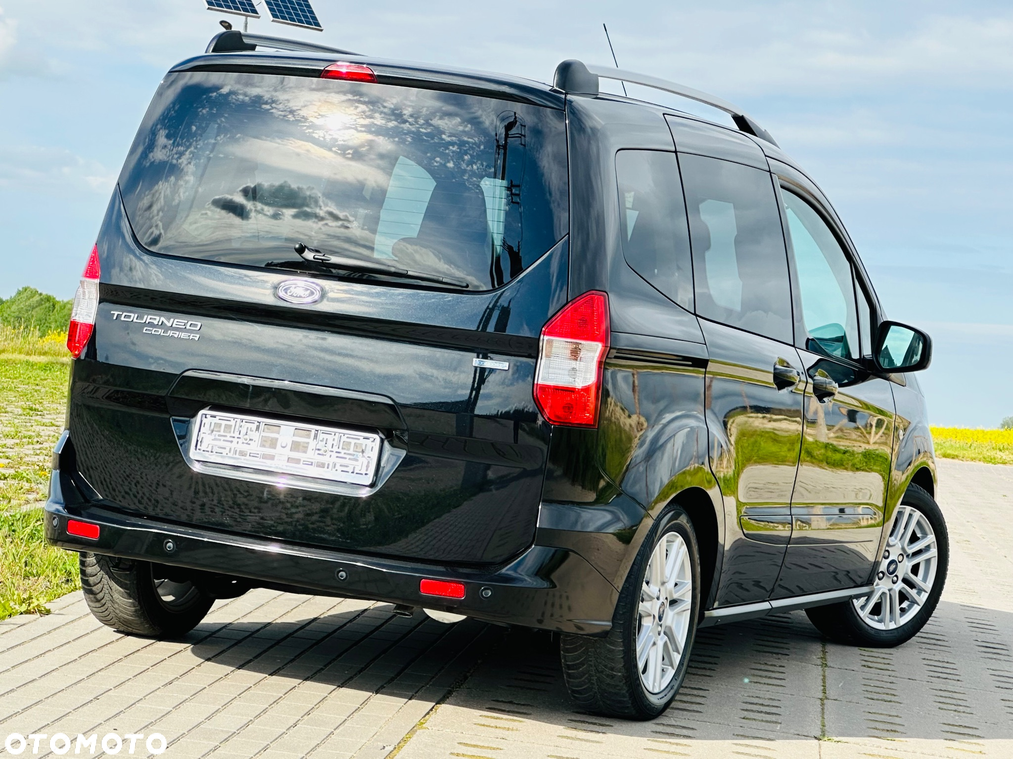 Ford Tourneo Courier 1.0 EcoBoost Titanium - 20