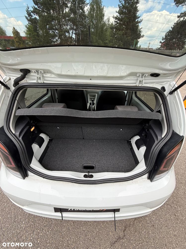 Volkswagen up! (BlueMotion Technology) beats - 17