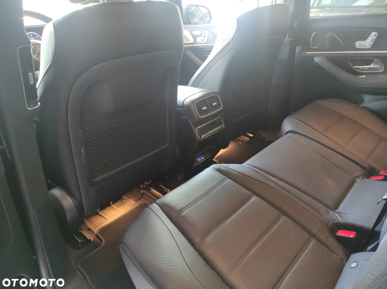 Mercedes-Benz GLS - 12
