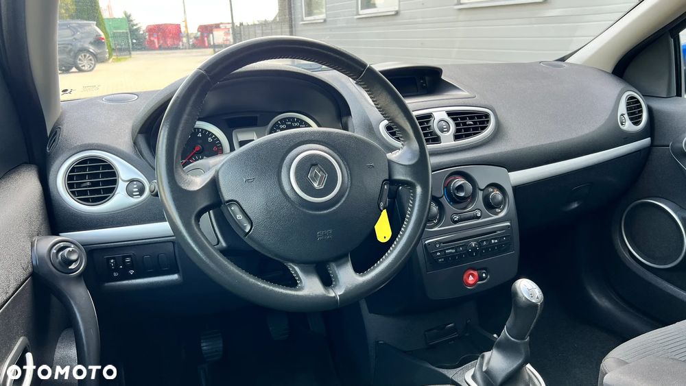 Renault Clio 1.2 16V 75 Collection - 22