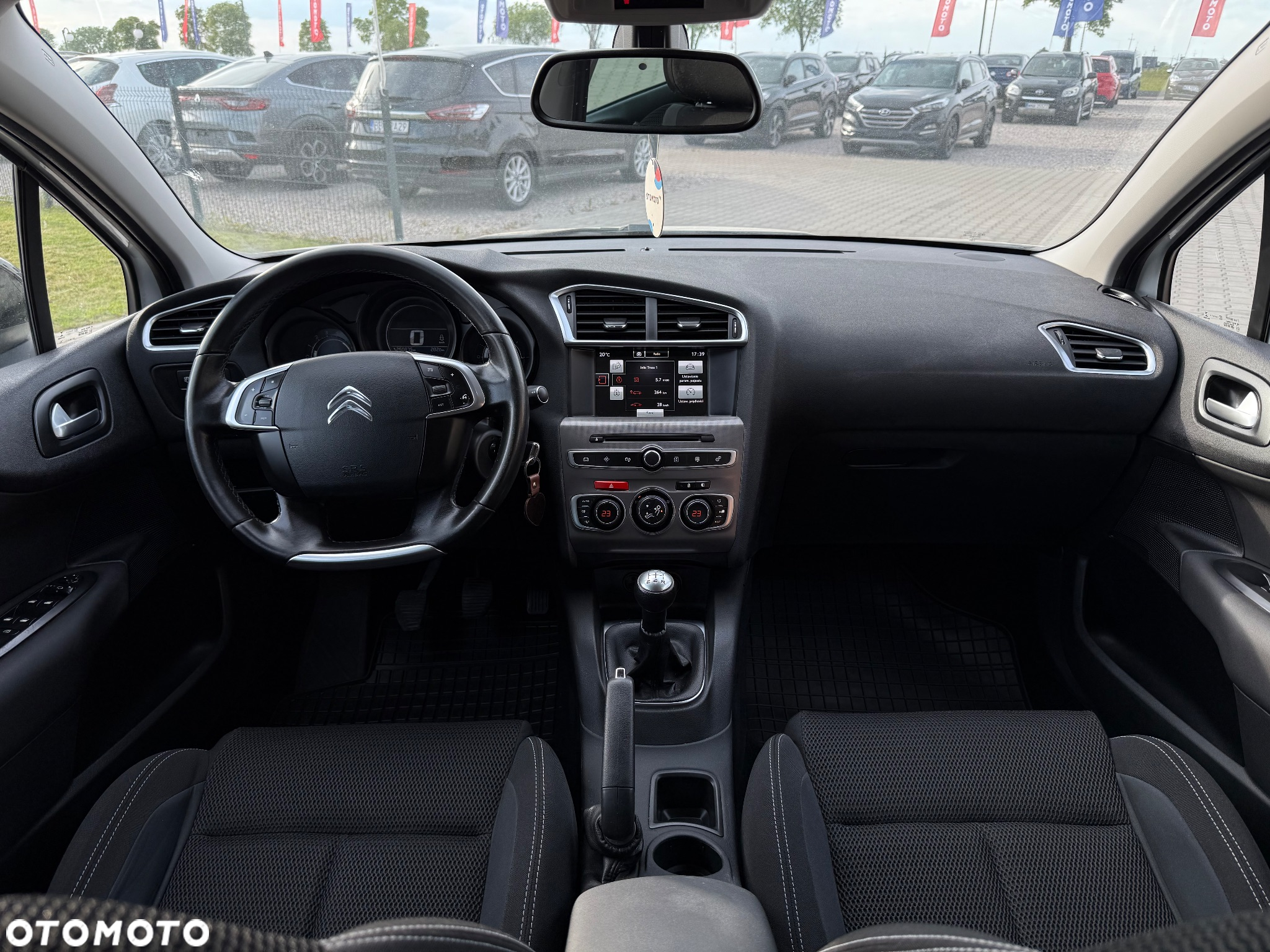 Citroën C4 e-HDi 115 Selection - 17