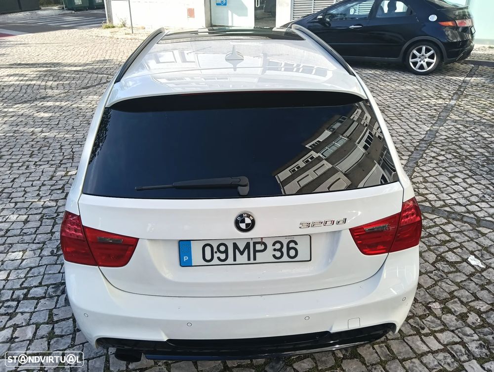 BMW 320 d Pack M - 15