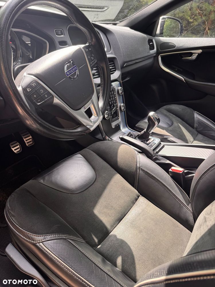 Volvo V40 T2 R-Design Momentum - 10