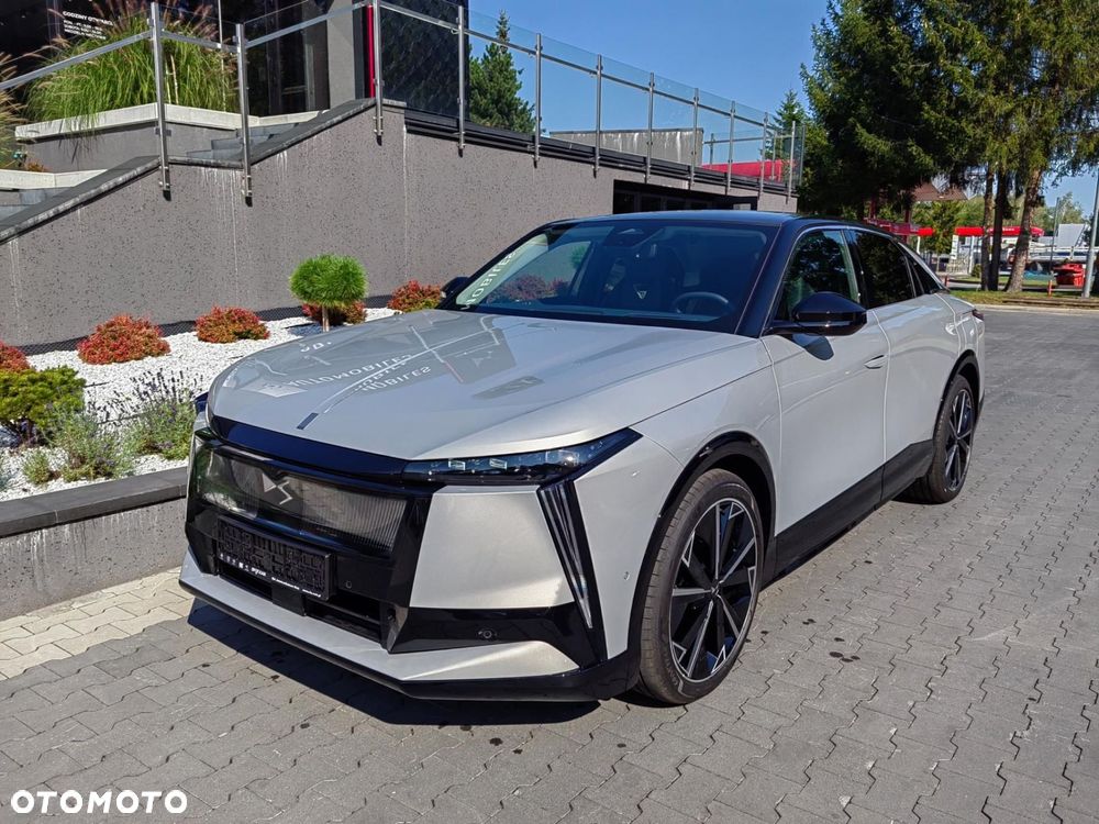 DS Automobiles N°8 - 3