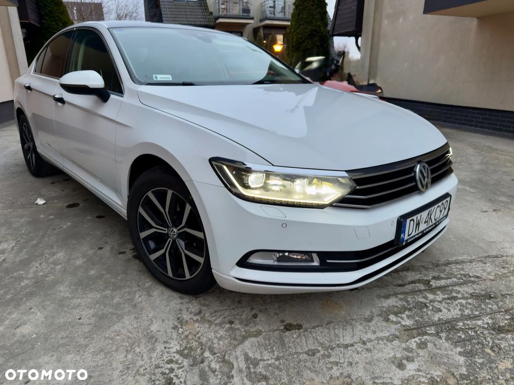 Volkswagen Passat - 2