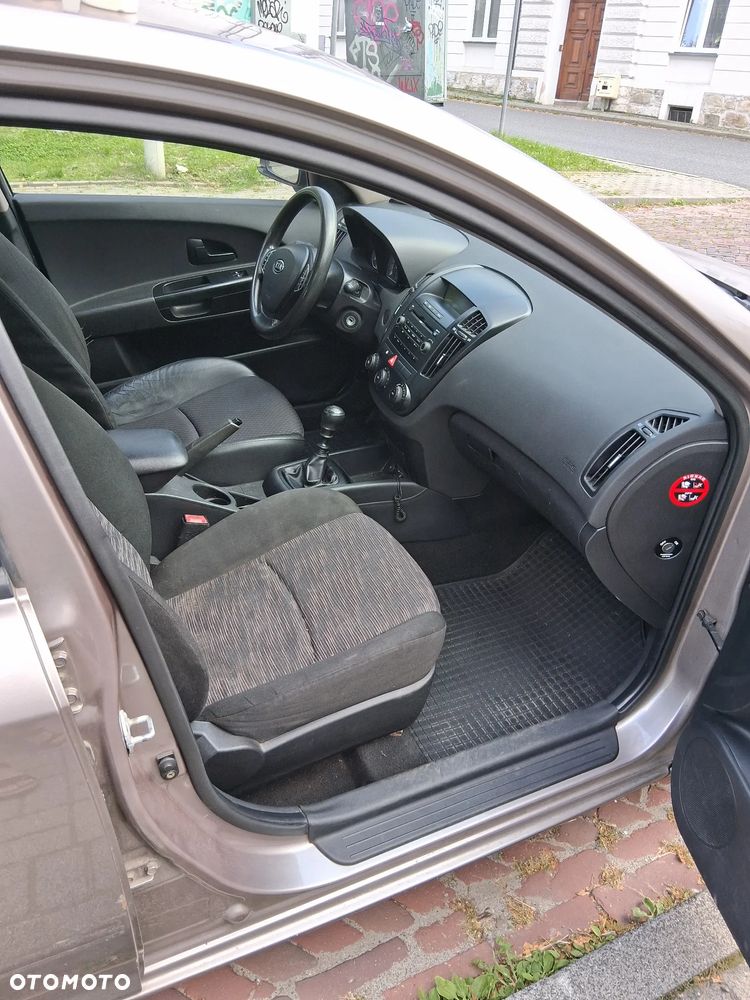Kia Ceed 1.6 Crdi Comfort + - 1