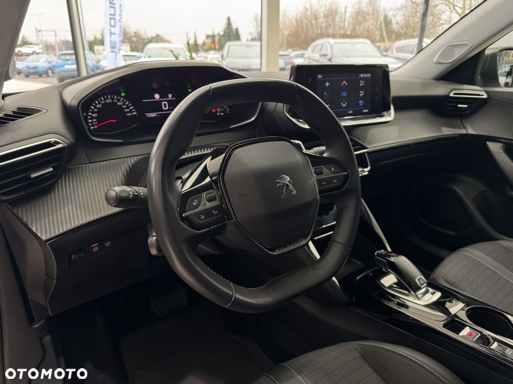 Peugeot 2008 - 8
