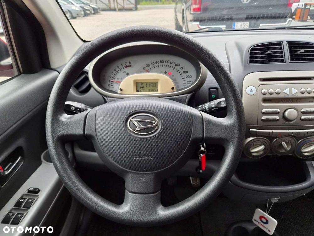 Daihatsu Sirion - 26