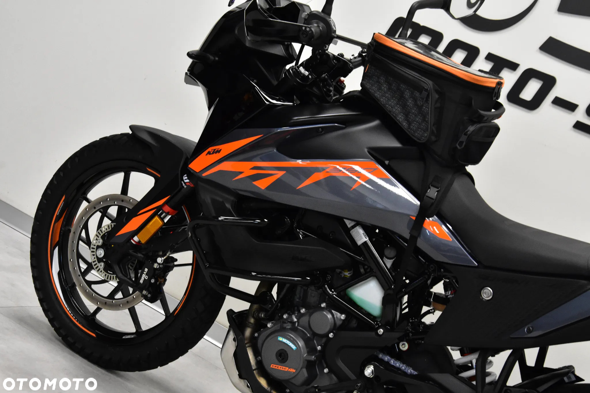 KTM Adventure - 16