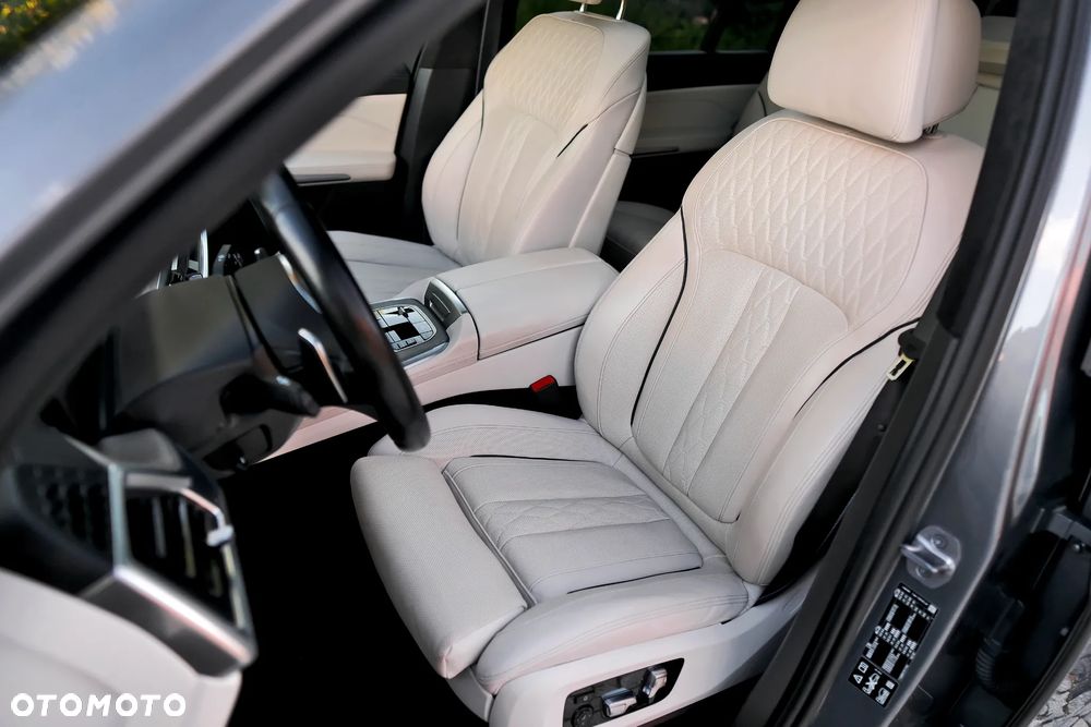BMW X7 M50d sport - 12