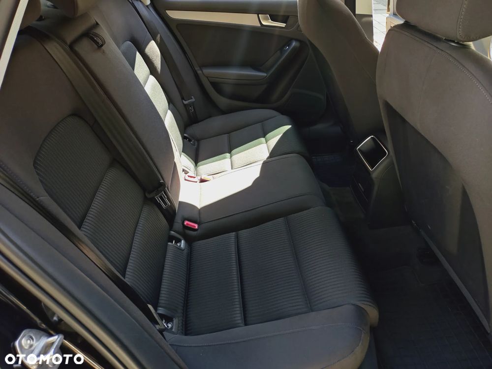 Audi A4 Limousine - 15
