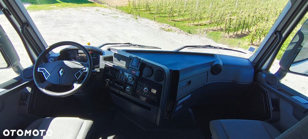 Renault T480 - 11
