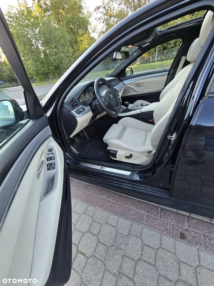 BMW Seria 5 520d - 14