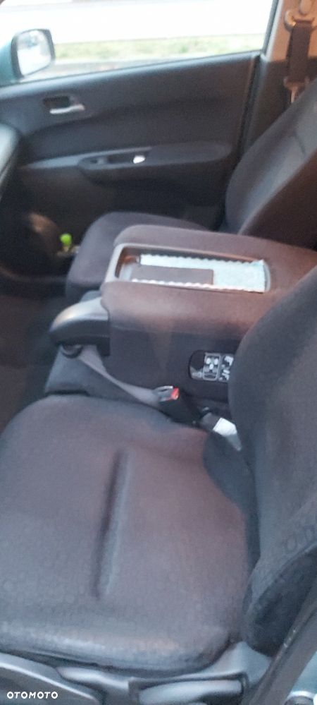 Honda FR-V - 7