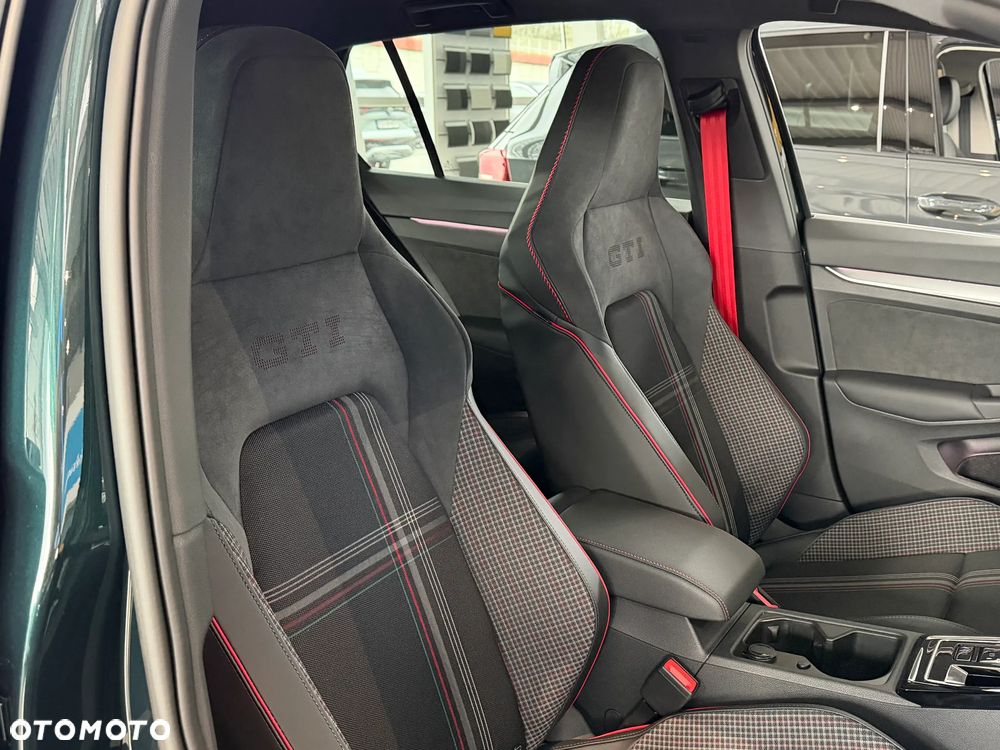 Volkswagen Golf 2.0 TSI GTI Edition 50 DSG - 8