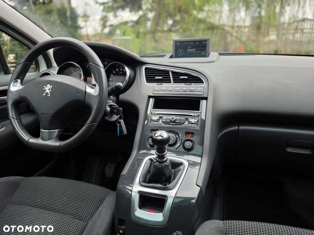 Peugeot 5008 - 26