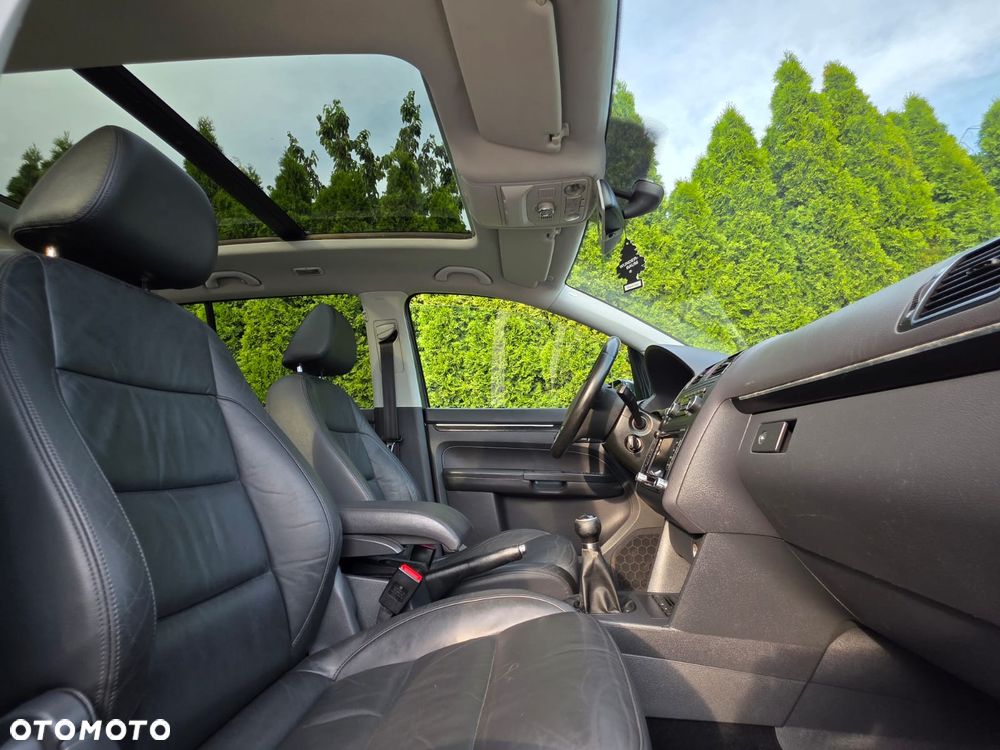 Volkswagen Touran - 6