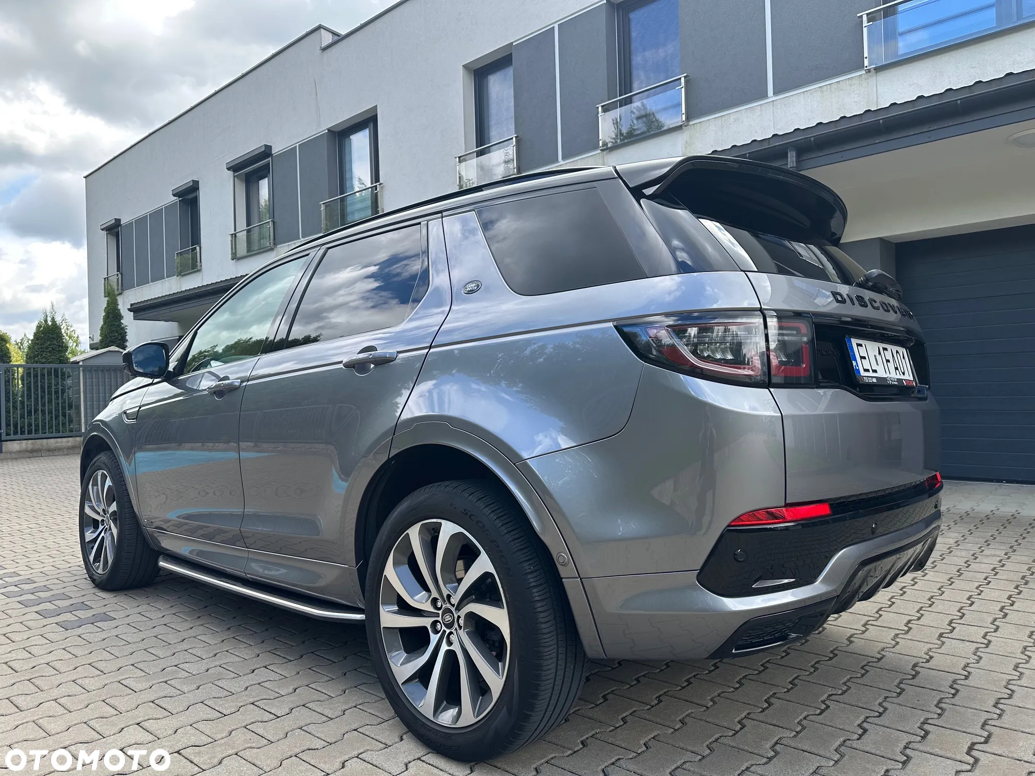 Land Rover Discovery Sport - 8