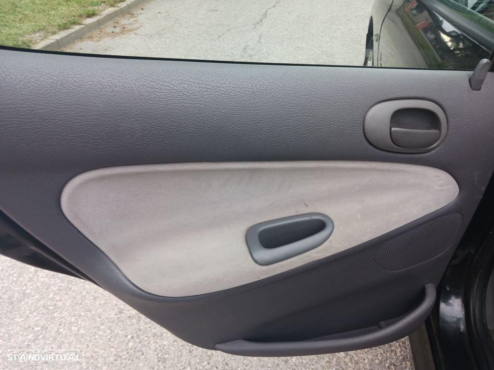 Peugeot 206 1.1 Black & Silver - 29