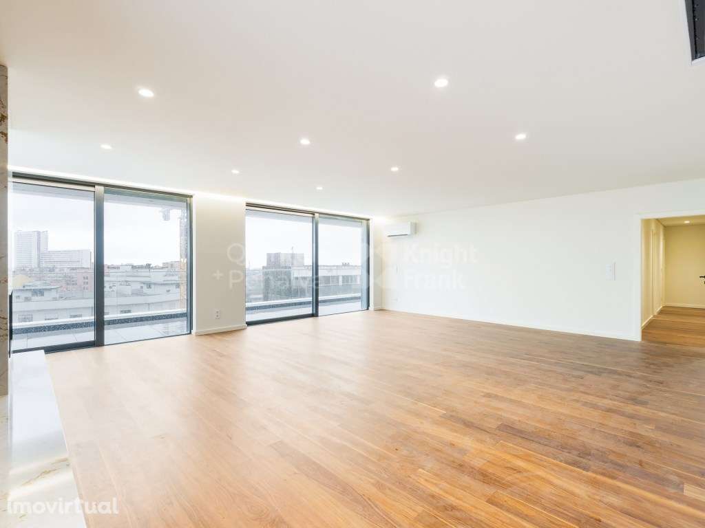 Penthouse T4 com terraço generoso e zona de bem-estar em Gaia - Grande imagem: 3/25