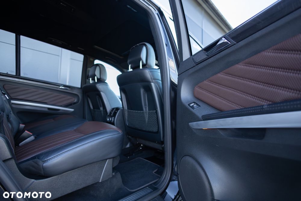 Mercedes-Benz GL 500 4Matic 7G-TRONIC Grand Edition - 30
