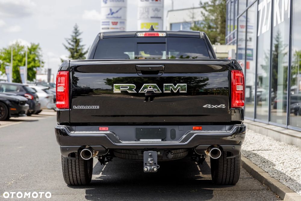 RAM 1500 Laramie Night Premium - 8