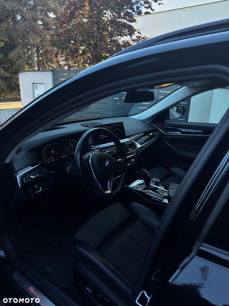 BMW Seria 5 520d Sport Line - 10