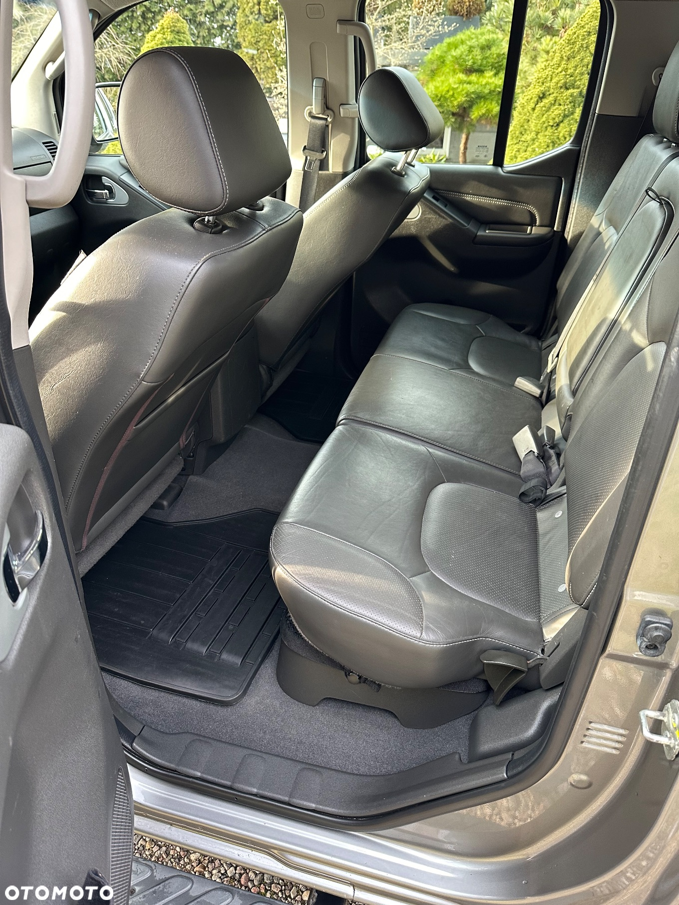 Nissan Navara 3.0 D V6 Platinum Long EU5 - 11