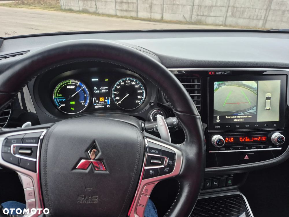 Mitsubishi Outlander Instyle + - 7