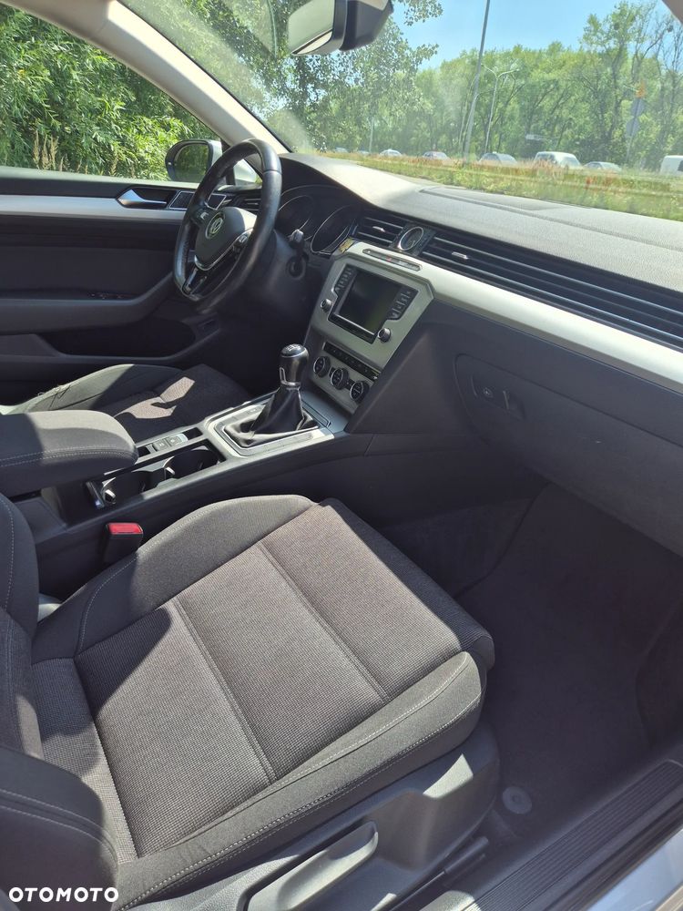 Volkswagen Passat 2.0 TDI BMT Comfortline - 11