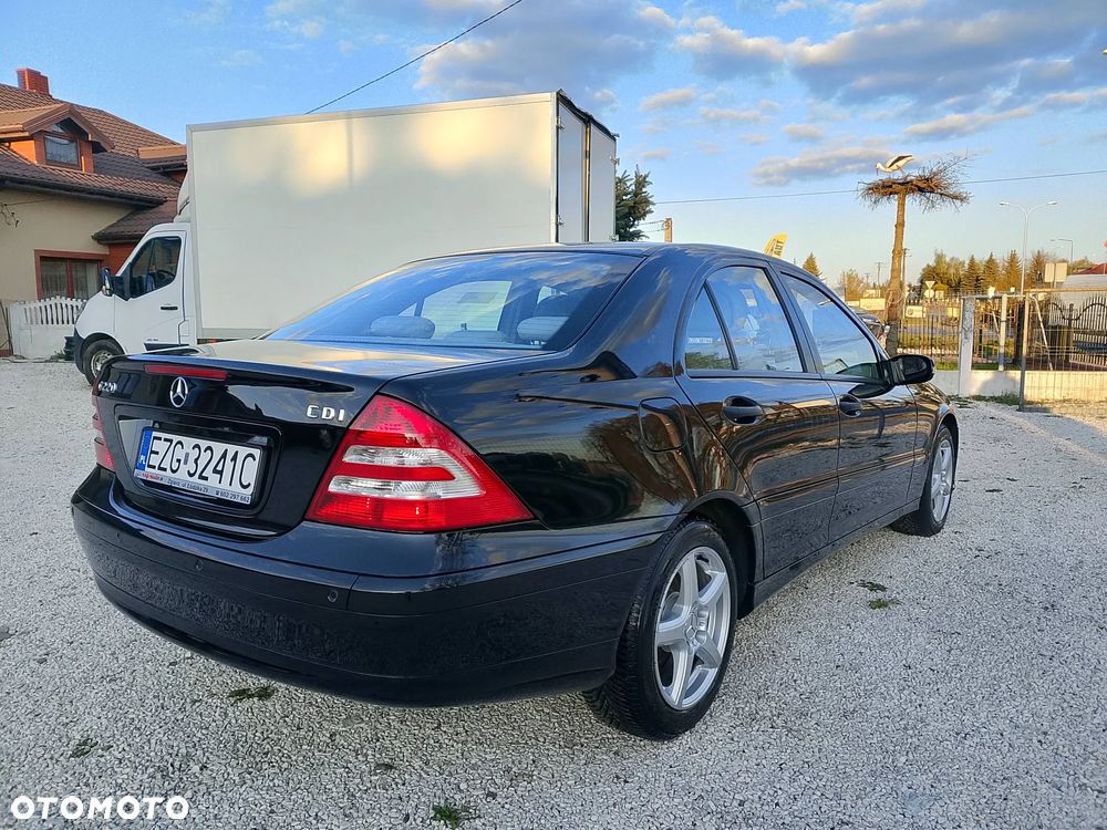 Mercedes-Benz Klasa C 220 T CDI Classic - 3