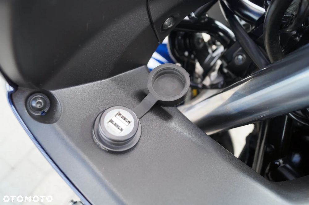 Suzuki GSX - 19