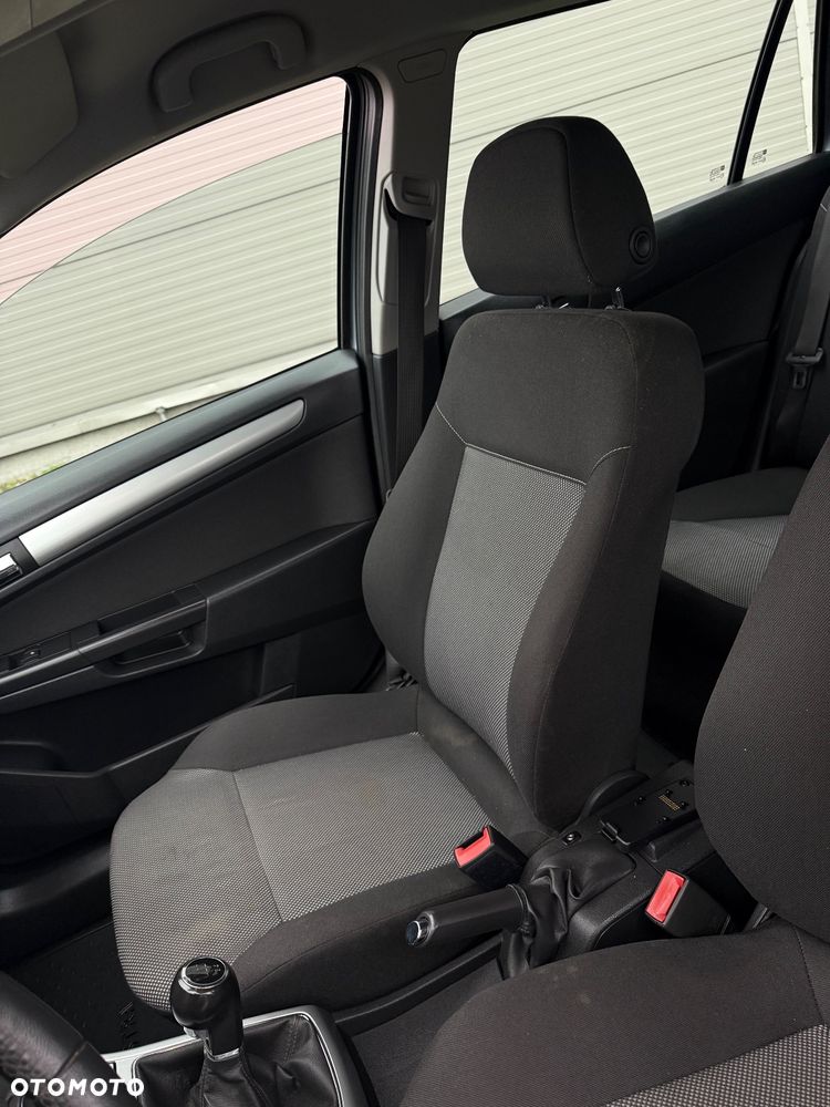 Opel Astra 1.6 Active - 24