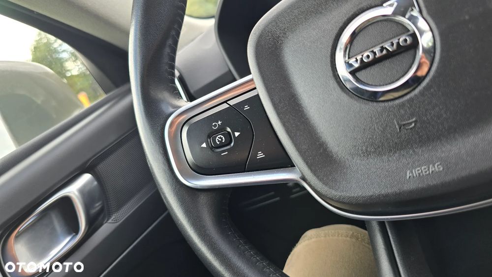 Volvo XC 40 T5 Plug-In Hybrid Momentum Pro - 21