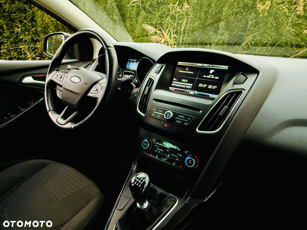 Ford Focus 1.0 EcoBoost Start-Stopp-System TITANIUM DESIGN - 8
