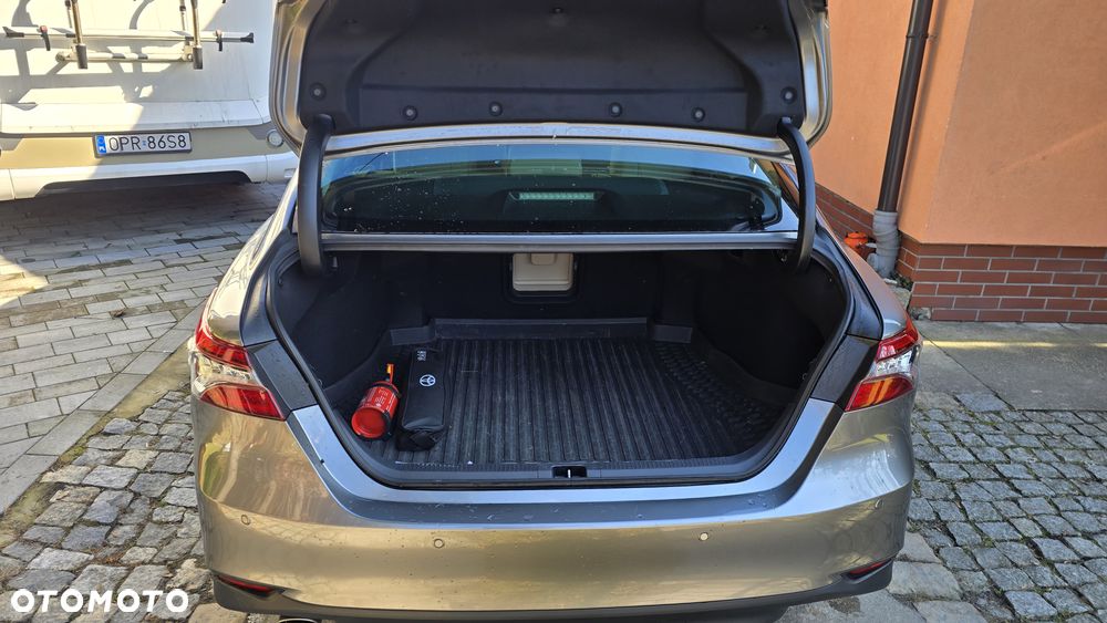Toyota Camry 2.5 Hybrid Executive CVT - 6