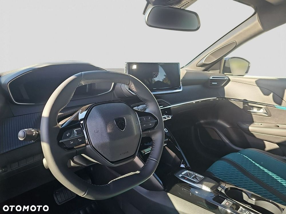 Peugeot 208 - 10