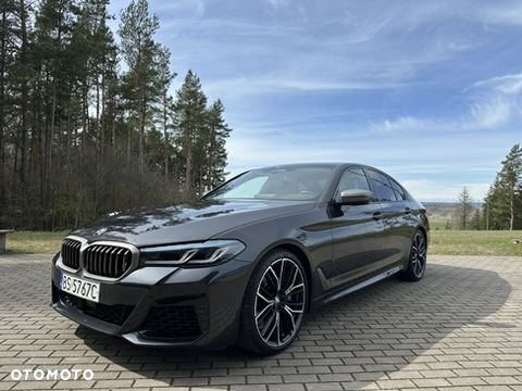 BMW Seria 5 M550i xDrive sport - 27