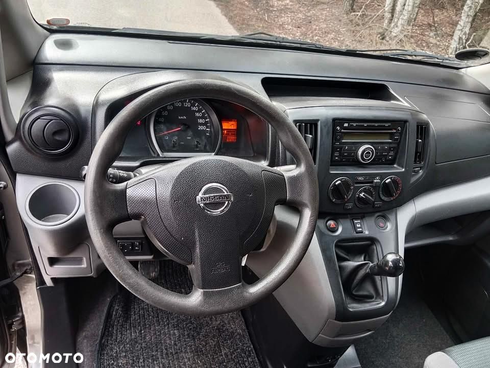 Nissan NV200 - 10