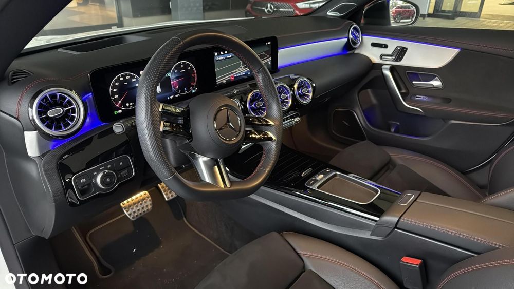 Mercedes-Benz CLA - 10