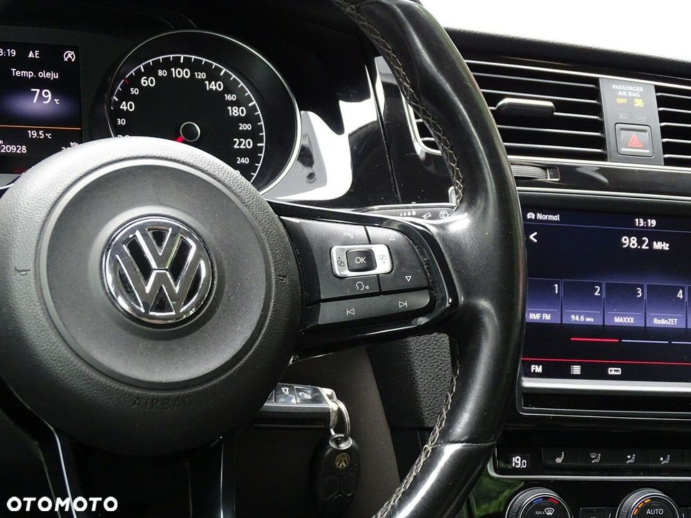 Volkswagen Golf - 16