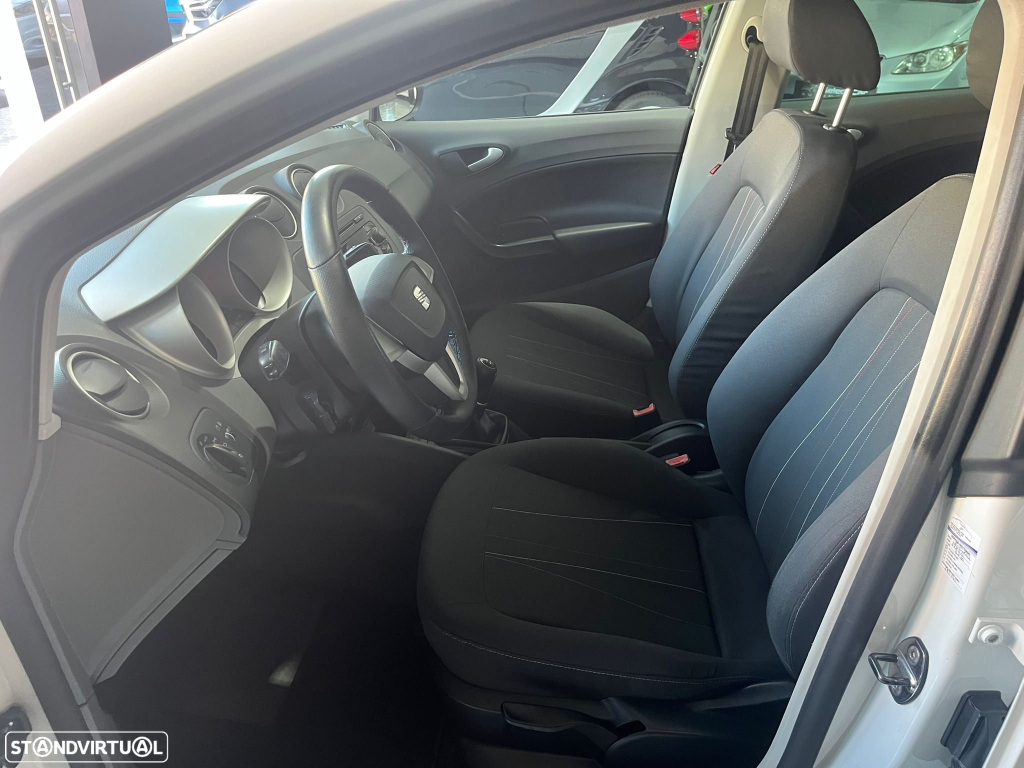SEAT Ibiza 1.6 TDI Copa Plus DPF - 10