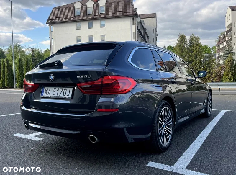BMW Seria 5 520d Touring - 11